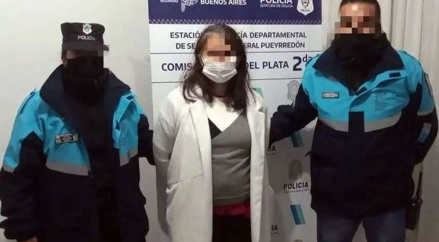 Apuñaló 8 veces a su hija de 6 años: investigan los motivos