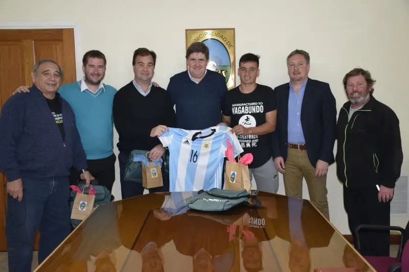 Gargaglione recibió a Caik por el logro de Los Halcones