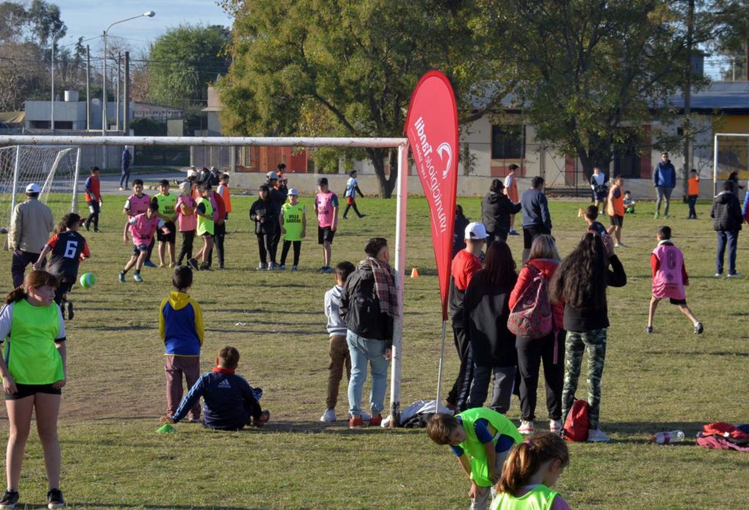 Deportes, recreación y emprendedores en el Polideportivo Municipal