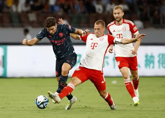 Con Alvarez y Perrone, el City venció a Bayern Munich