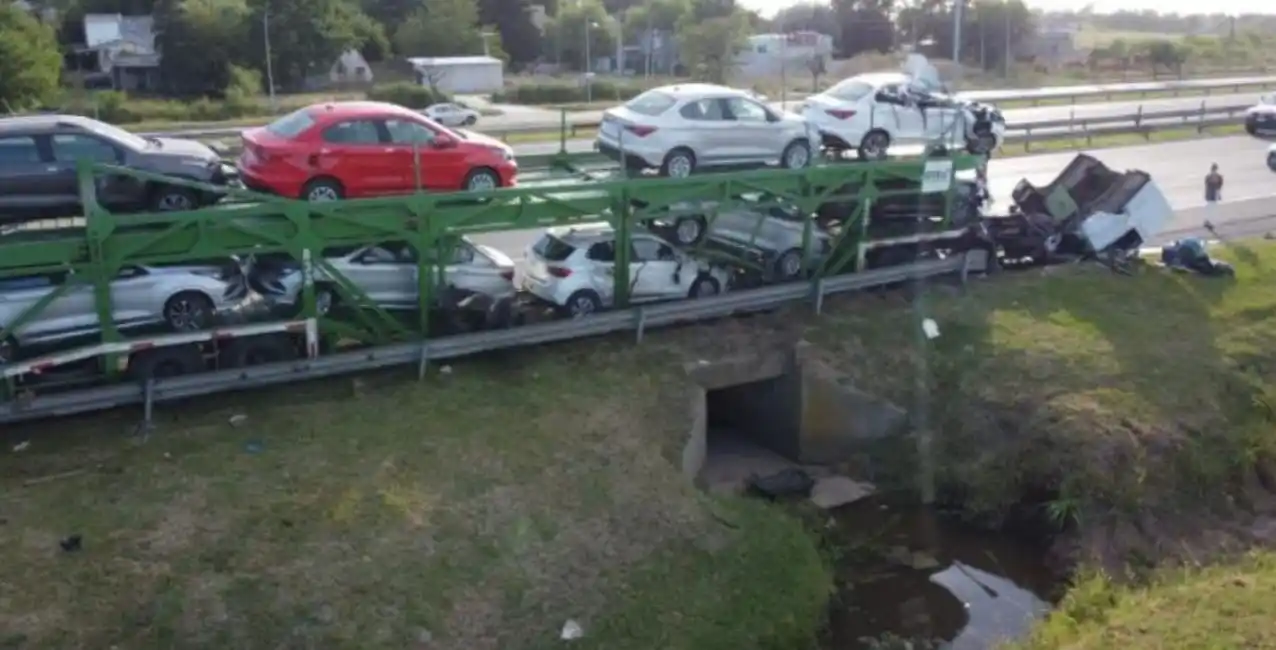 Triple choque en la Panamericana: dos muertos