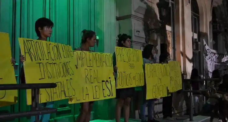 #8M: Radio abierta, marcha, paro y talleres en San Pedro por el Día de la Mujer Trabajadora