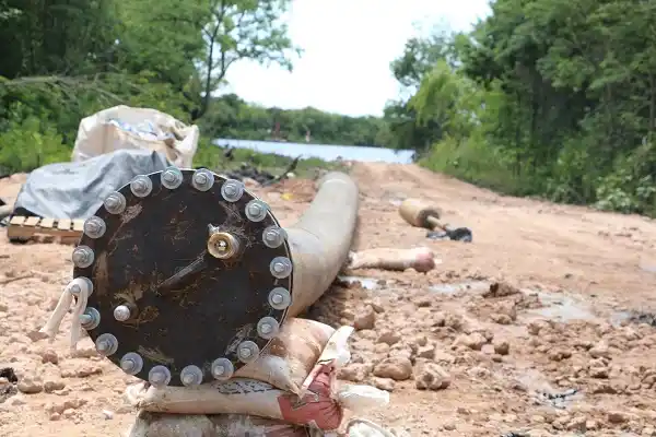 Colocaron el caño que volcará en medio del río los desechos del PIG