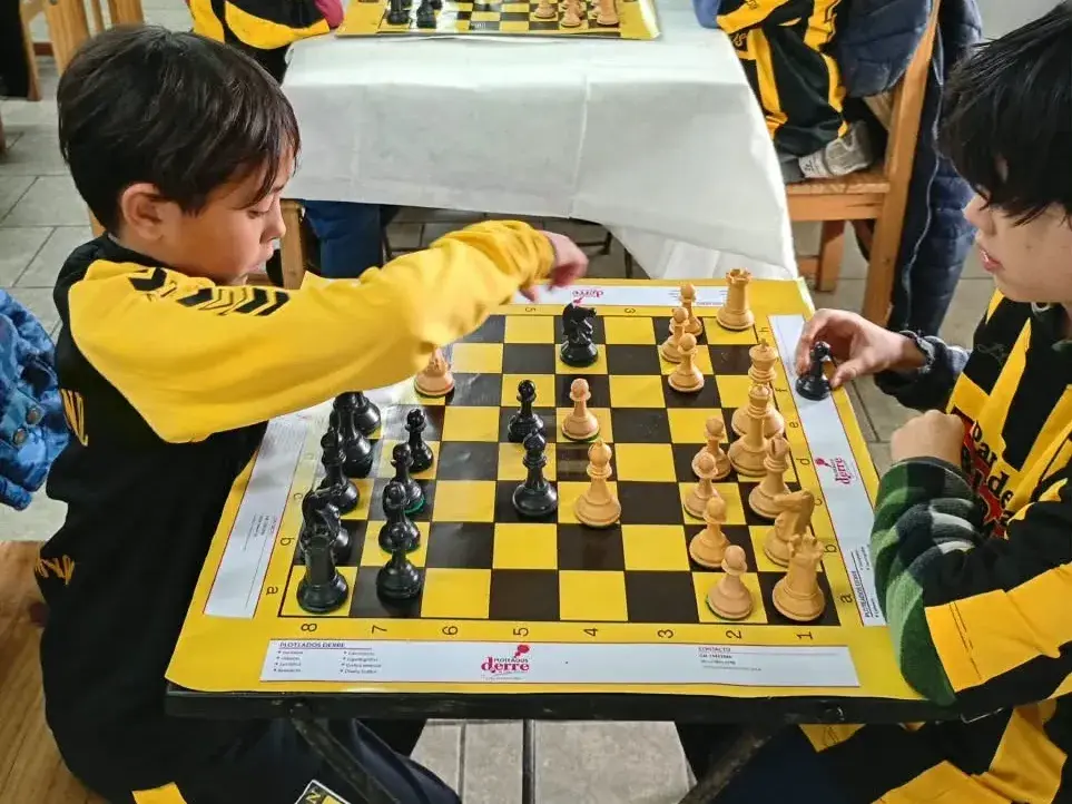 Ajedrez en aurinegro. El sábado, los chicos tuvieron actividad en la Escuela de El Nacional