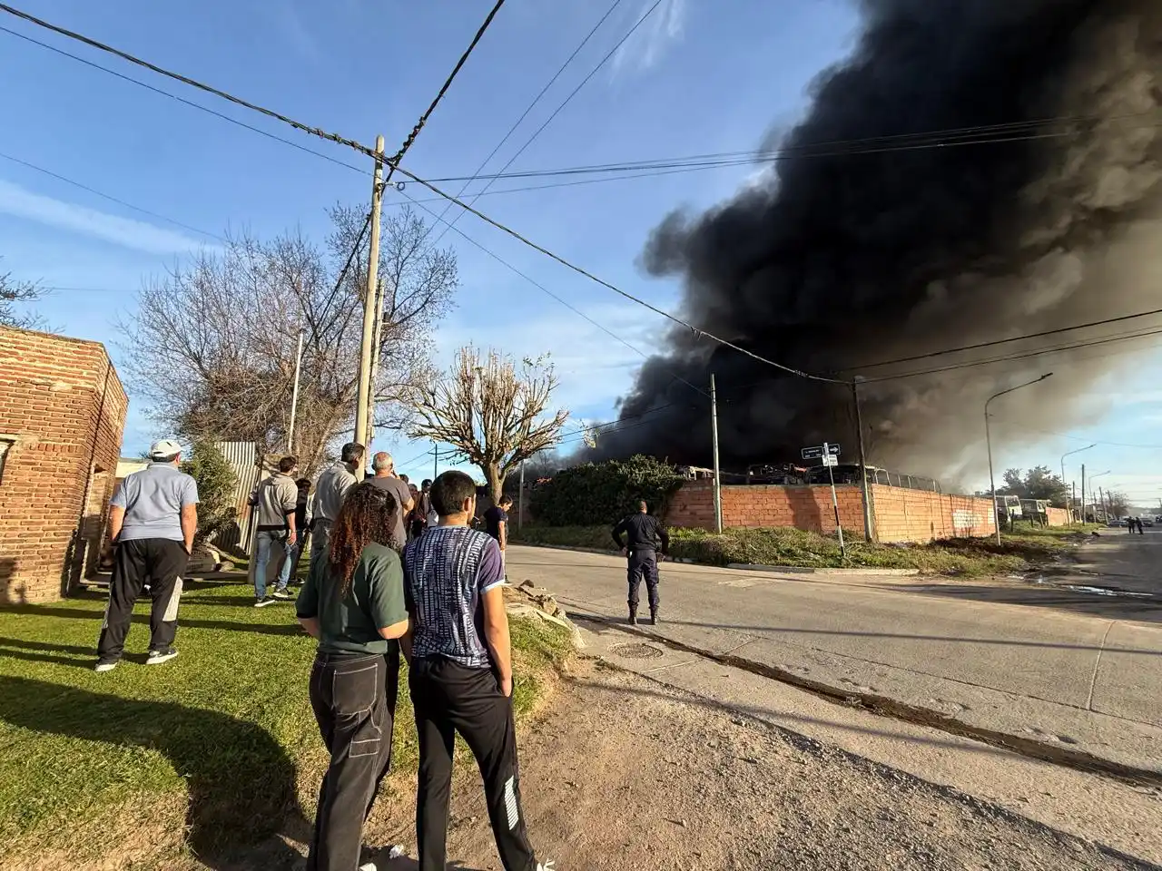 incendio deposito rio parana 14-09-25 - 3