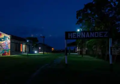 Aprobaron retirar el busto de Néstor Kirchner en Hernández