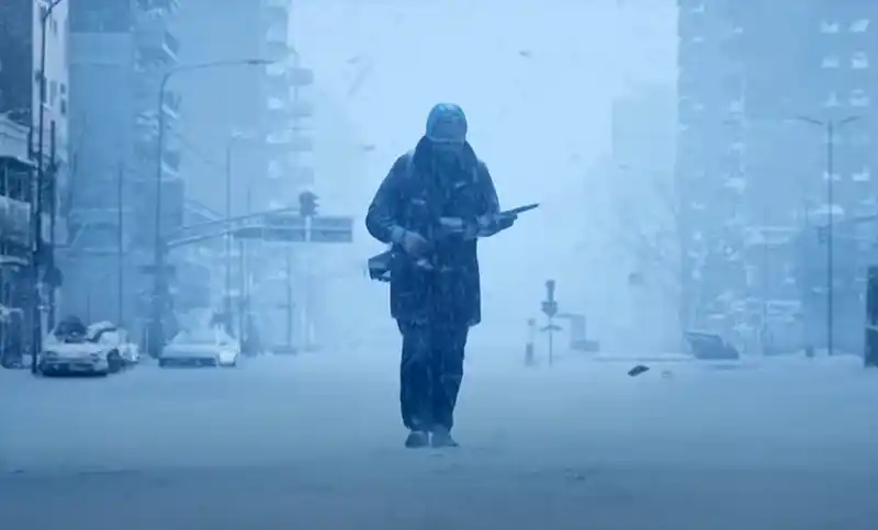 La sinopsis oficial es la siguiente: “Después de una nevada mortal que mata a millones, Juan Salvo junto a un grupo de sobrevivientes lucha contra una amenaza alienígena, controlada por una fuerza invisible”.