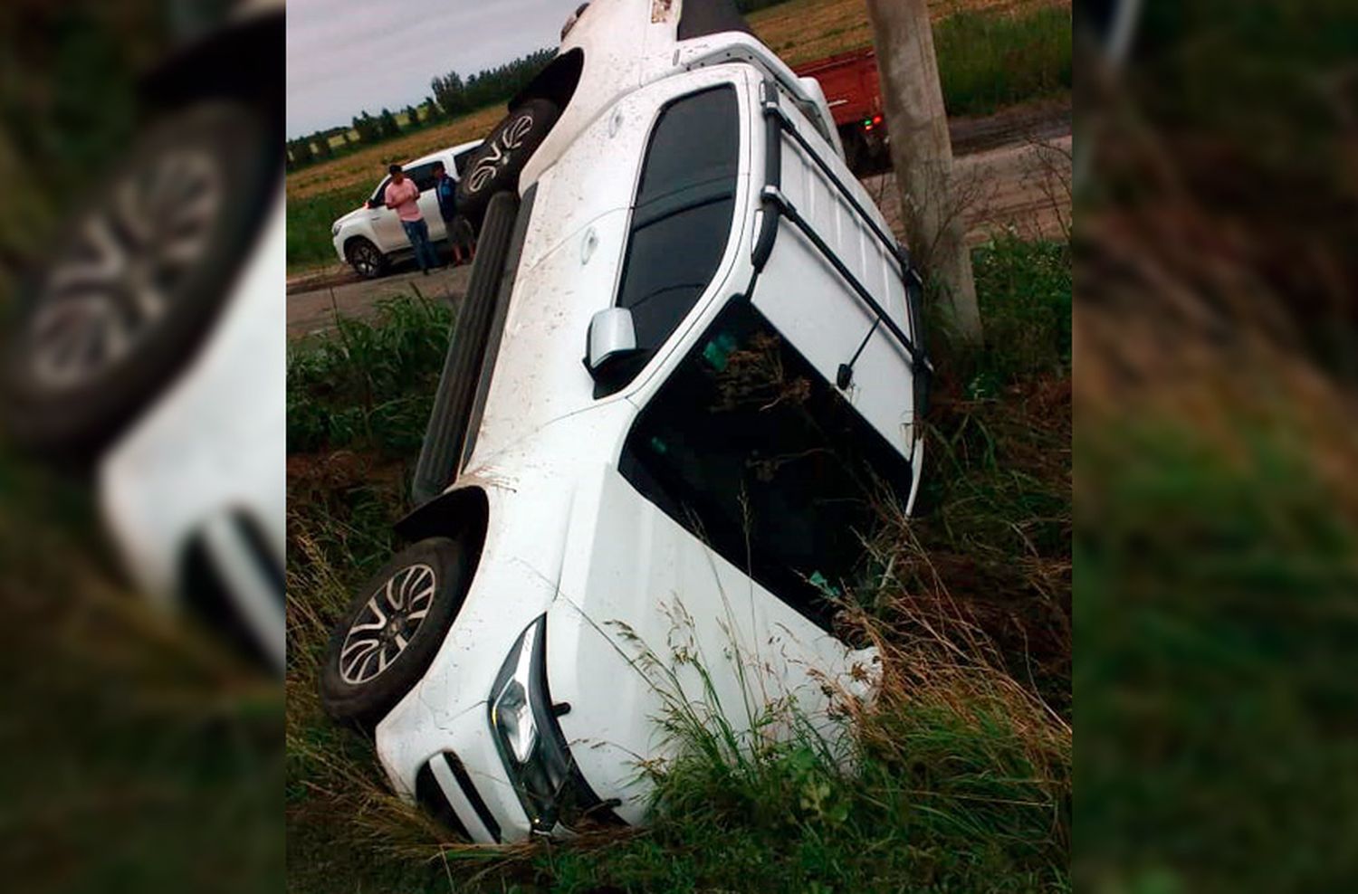 Una camioneta pasó sobre un pozo y despistó en el camino San Francisco