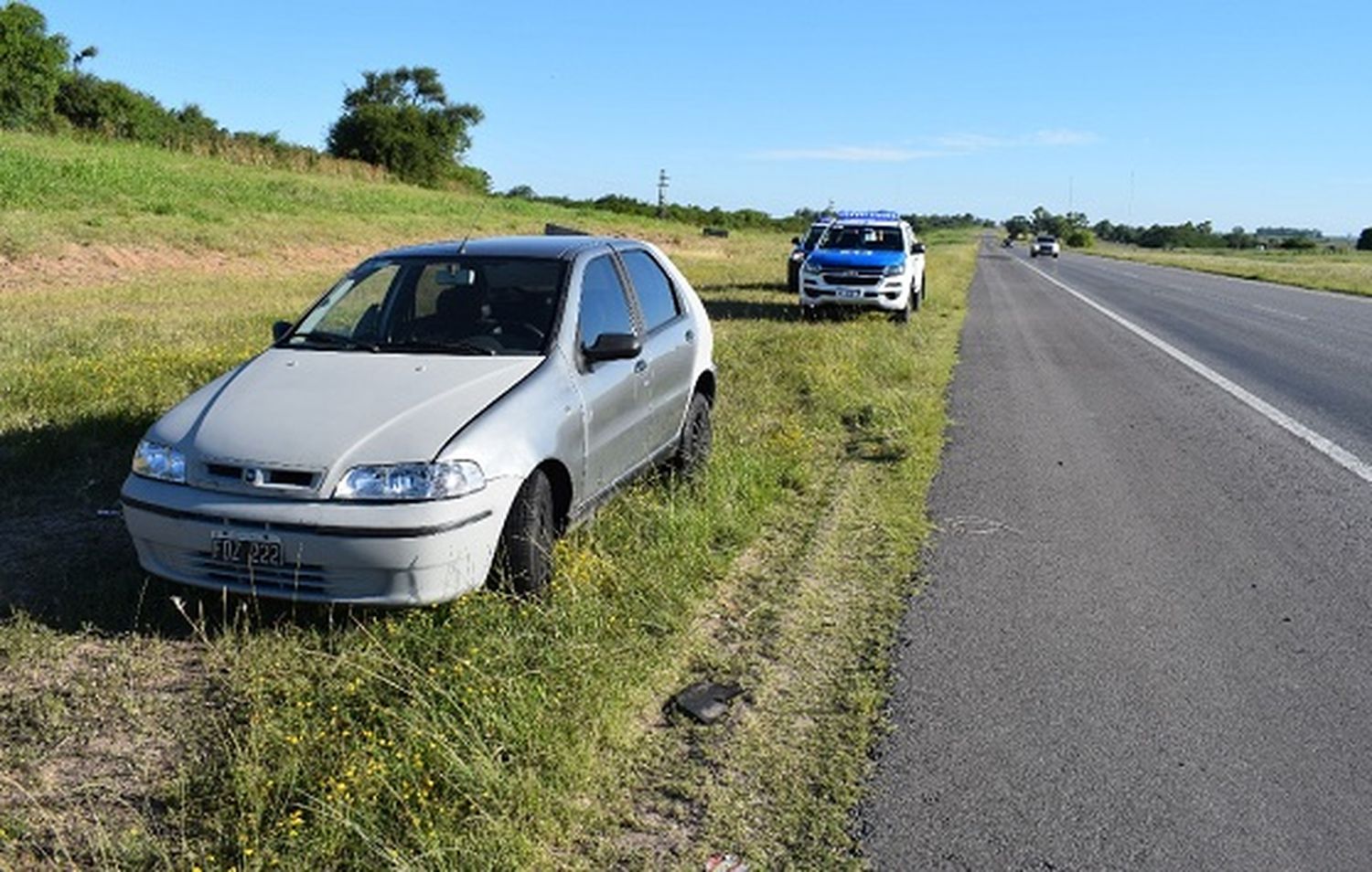 Encontraron un auto abandonado en la banquina de la Autovía 14 