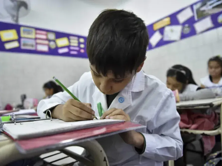Sólo 1 de cada 10 alumnos termina la secundaria en tiempo y forma