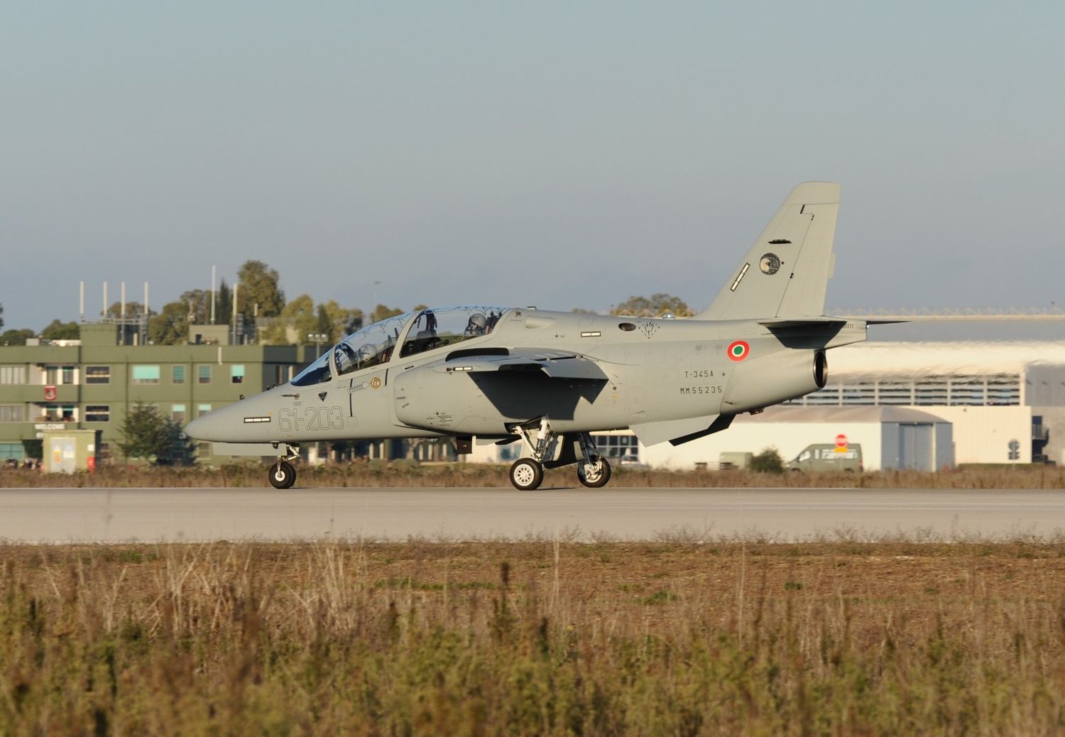 La Fuerza Aérea Italiana recibió sus primeros dos entrenadores Leonardo M-345 HET