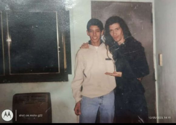 Luciano junto a Gabriel Farías de La Banda en 1997