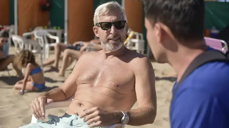 Relax en el mar y mates junto a López Murphy: Las vacaciones de Rogelio Frigerio