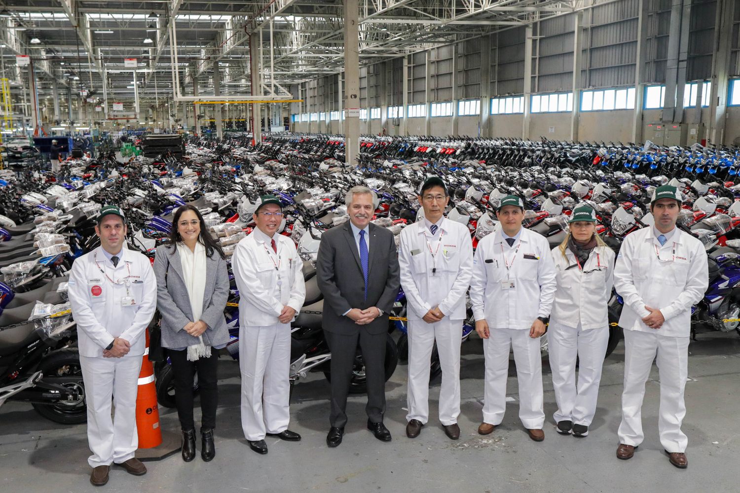 Fernández visitó la planta de Honda y habló de crecimiento