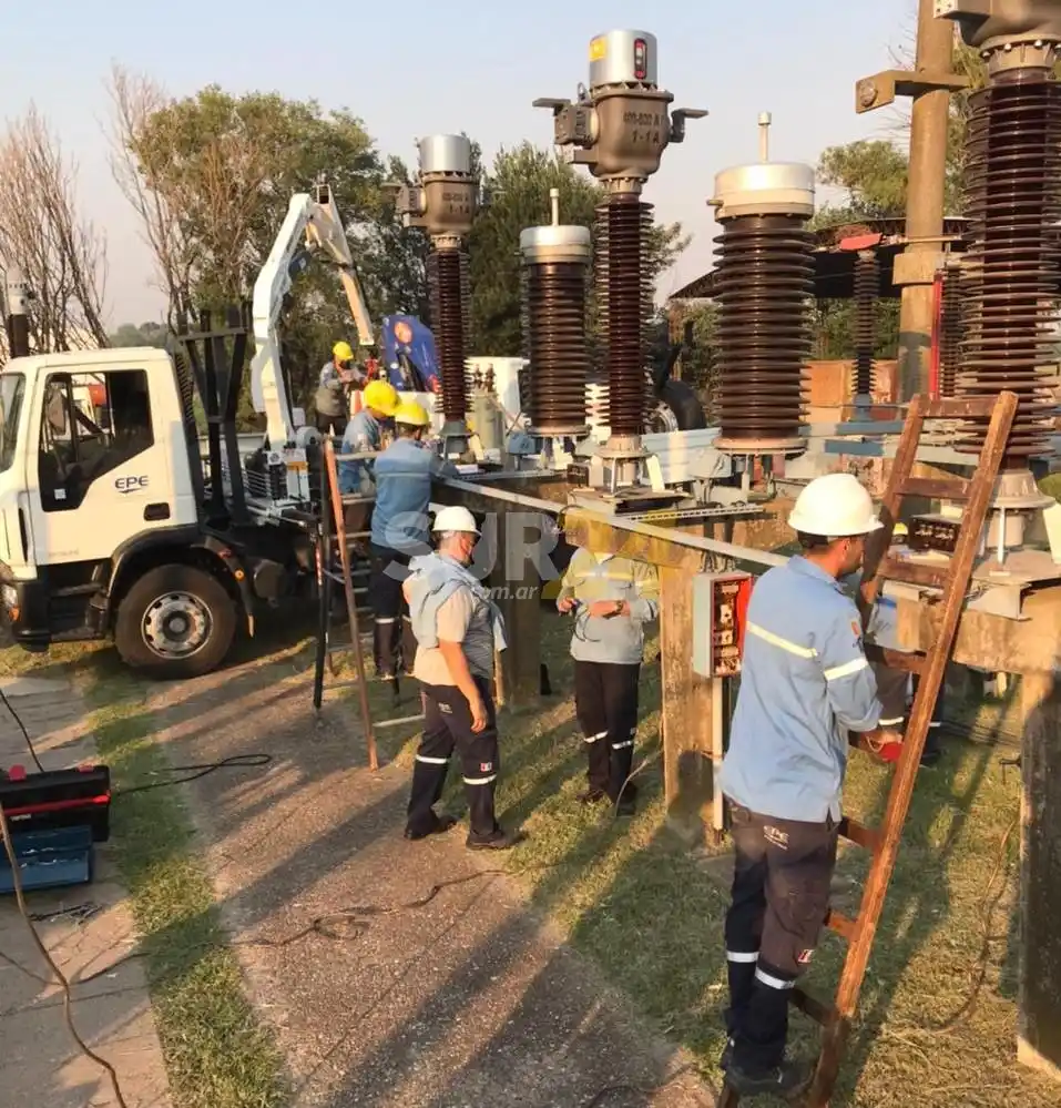 Personal de la EPE trabajó contrarreloj en Firmat para restablecer el servicio eléctrico