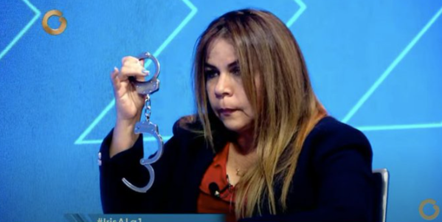 CON ESPOSAS EN MANO: Iris Varela amenaza con cárcel a Guaidó