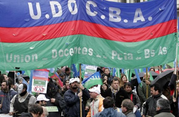 Docentes rechazaron la propuesta salarial, pero "la paritaria sigue abierta"
