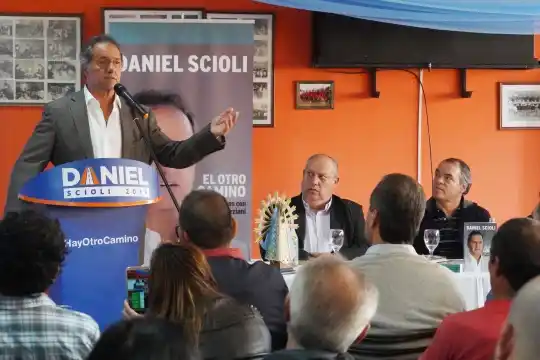 Scioli: «Algunos pibes de La Cámpora le llenaban la cabeza» a CFK