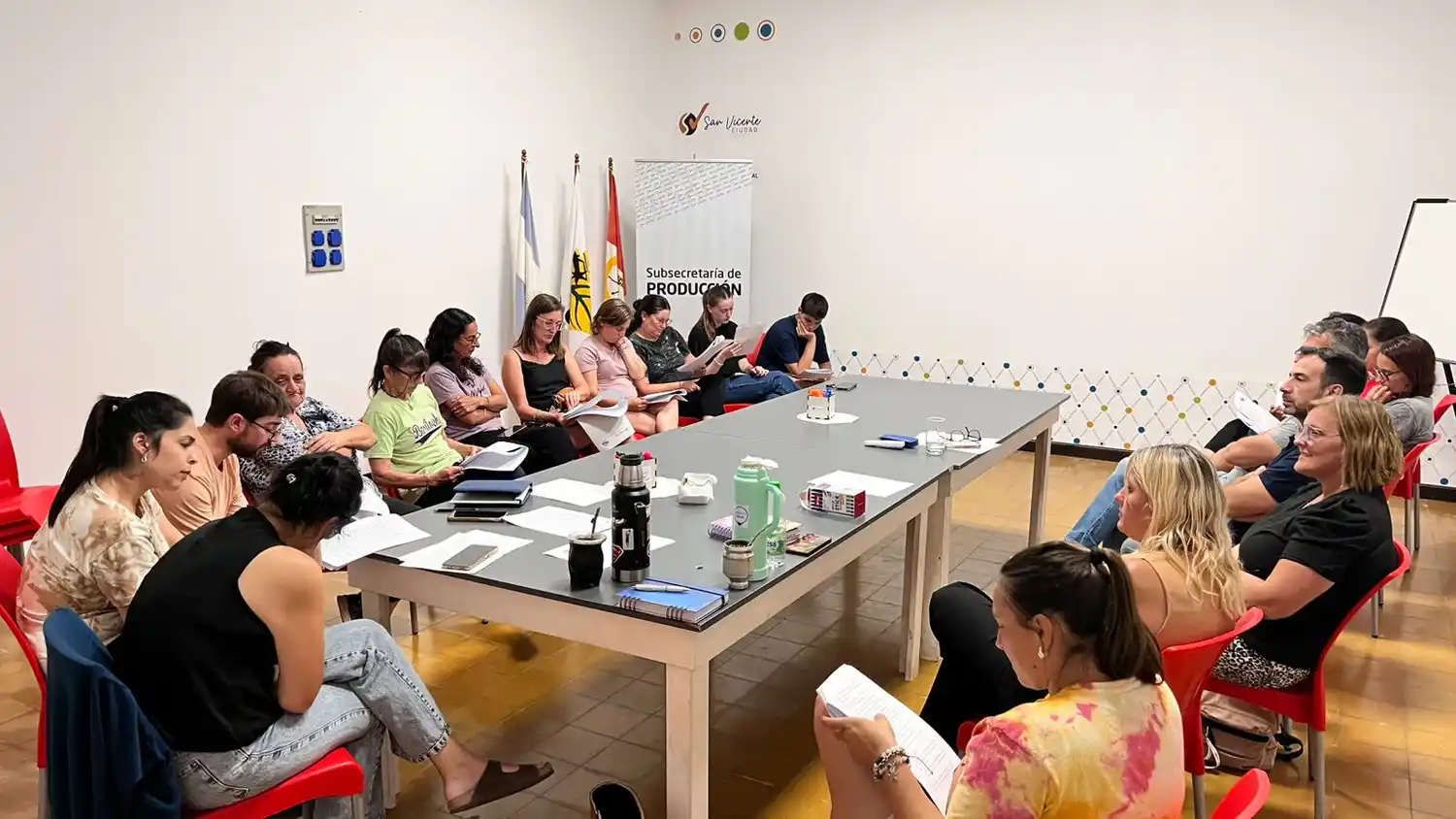 San Vicente Emprende: se realizó una reunión con emprendedores para organizar la agenda 2026