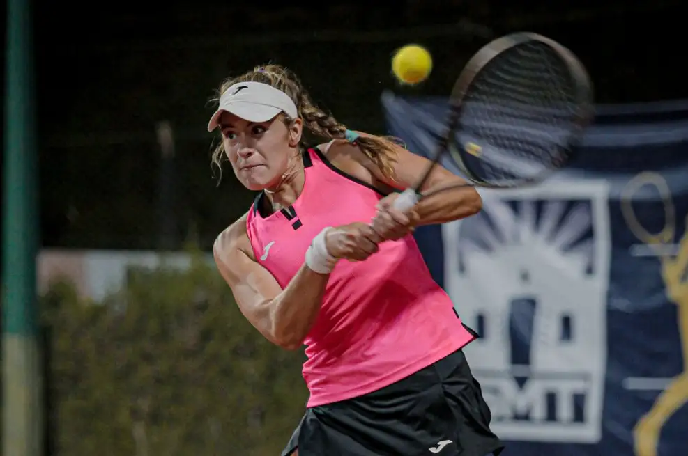 Solana Sierra en gran nivel, avanzó a 4º de final en República Dominicana
