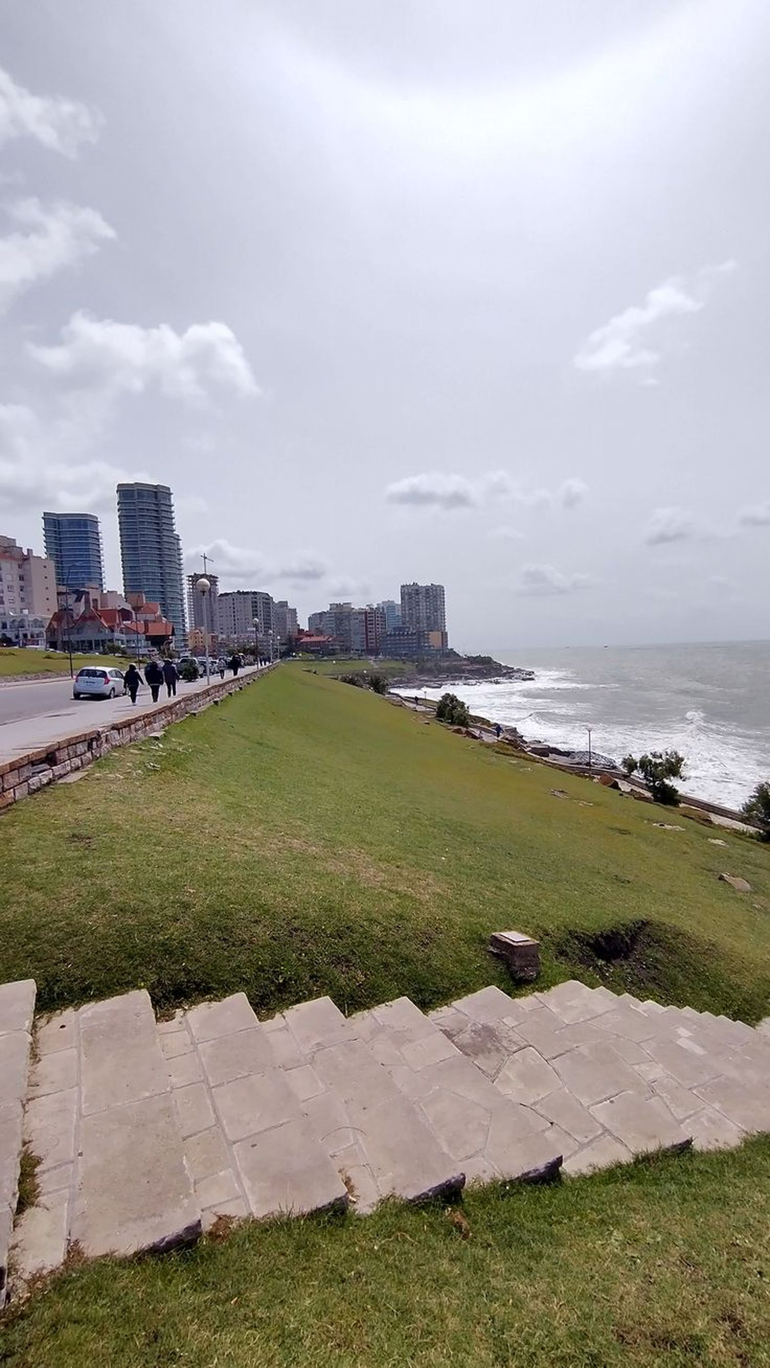Ráfagas heladas y cielo cubierto: el combo invernal de este jueves