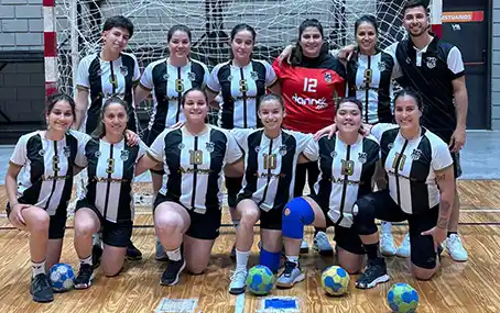 Las chicas cumplieron en el debut