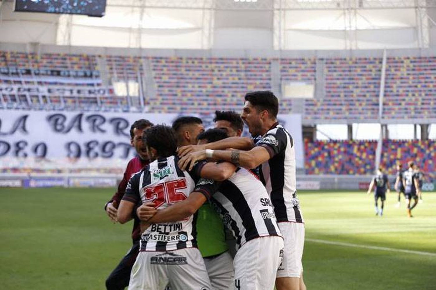 Central Córdoba le ganó a Talleres con un gol agónico