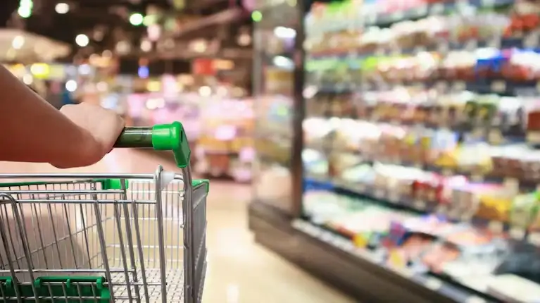 Consumo en caída: los supermercados venden 9,2% menos que el promedio histórico en casi todo el país