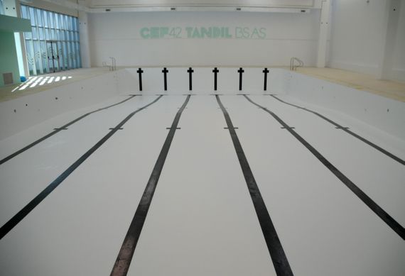 Tres meses después pintaron las piletas del CEF 42 y la reapertura entró en la recta final