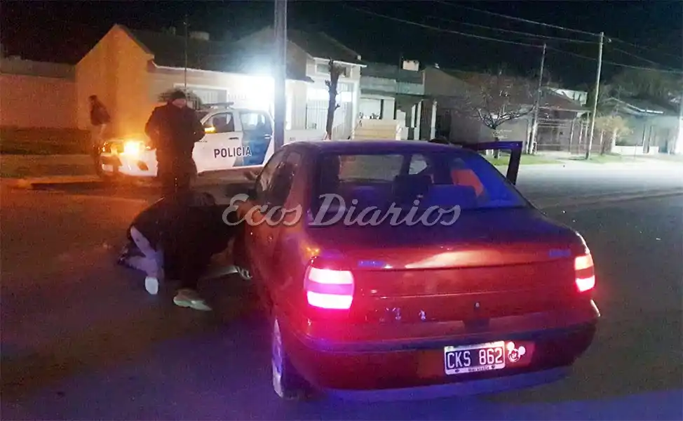 Conductor herido, tras chocar una columna de alumbrado