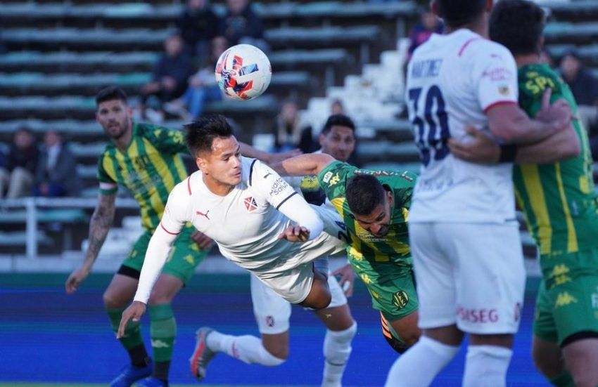 Sergio Barreto vio la roja en la derrota de Independiente