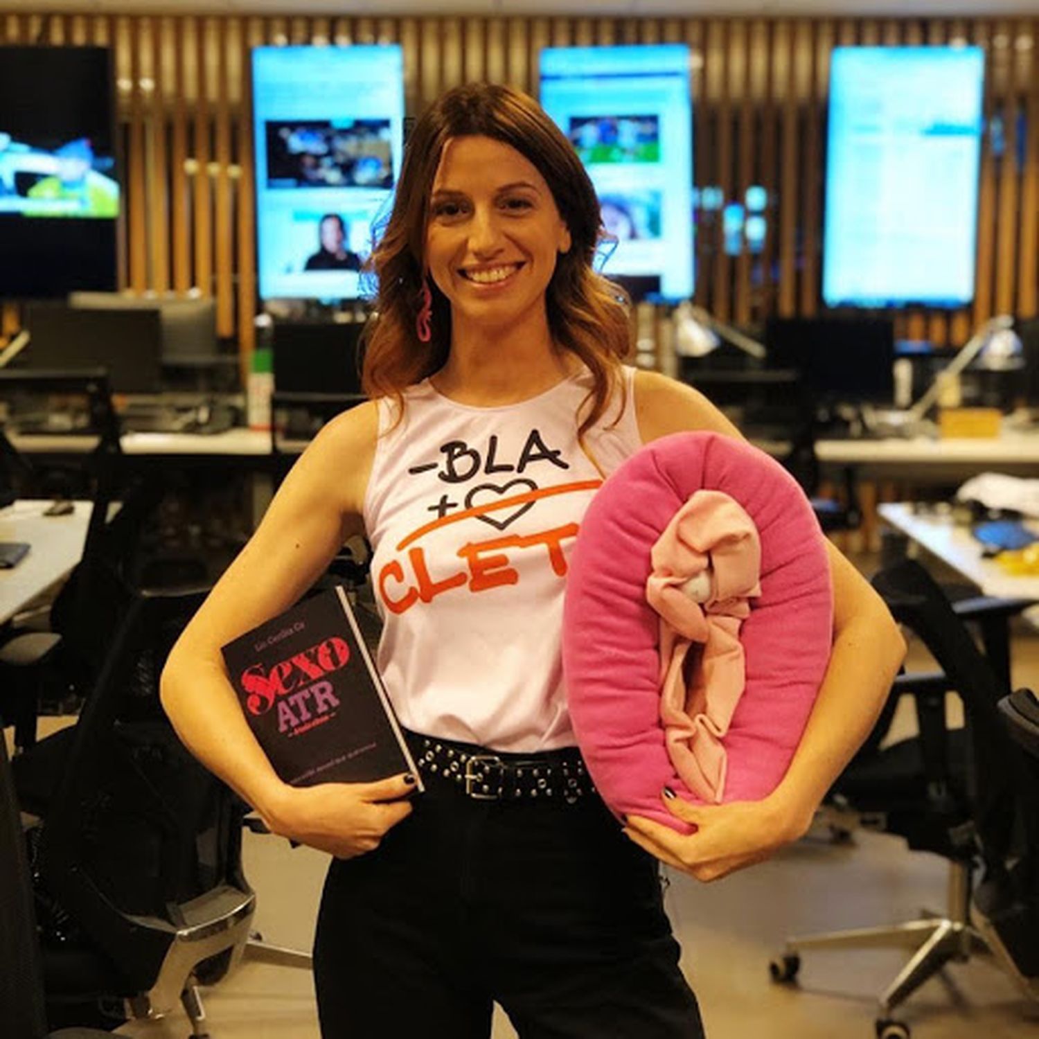 Cecilia Ce, la sexóloga del medio millón de seguidores y los secretos de su libro que es furor