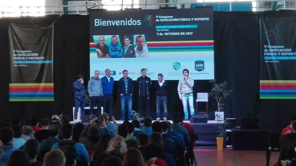 Once Unidos recibió disertaciones deportivas de lujo