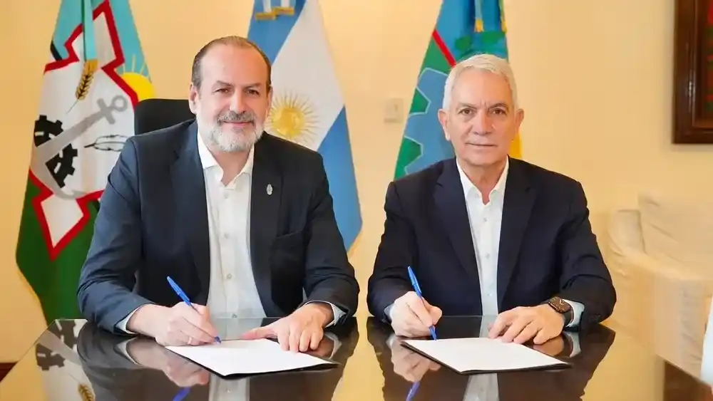El intendente de La Plata, Julio Alak, junto a su par de Bahía Blanca, Federico Susbielles.