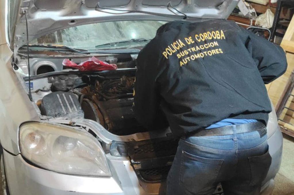 Megaoperativo: cayó una banda que robaba autos y autopartes en Córdoba y Catamarca