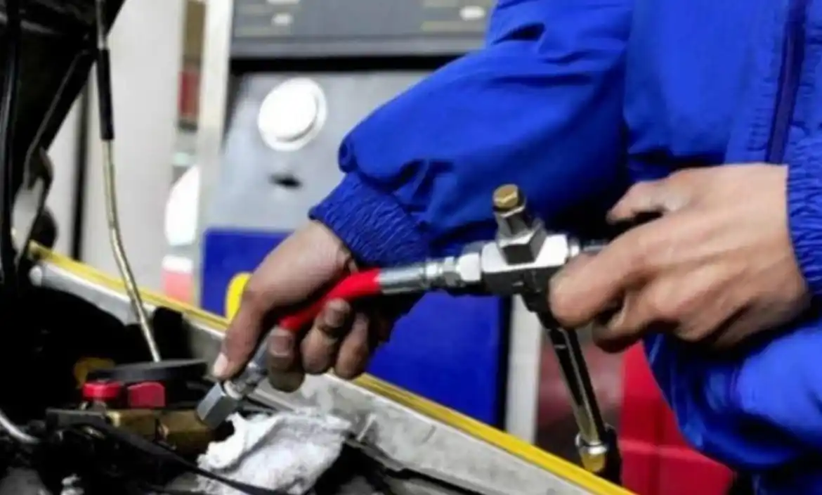 Poco a poco, reanudan el suministro de gas para estaciones de servicio e industrias