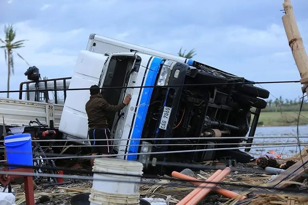 TRAGEDIA: tifón Goni dejó 16 muertos en Filipinas y avanza hacia Vietnam