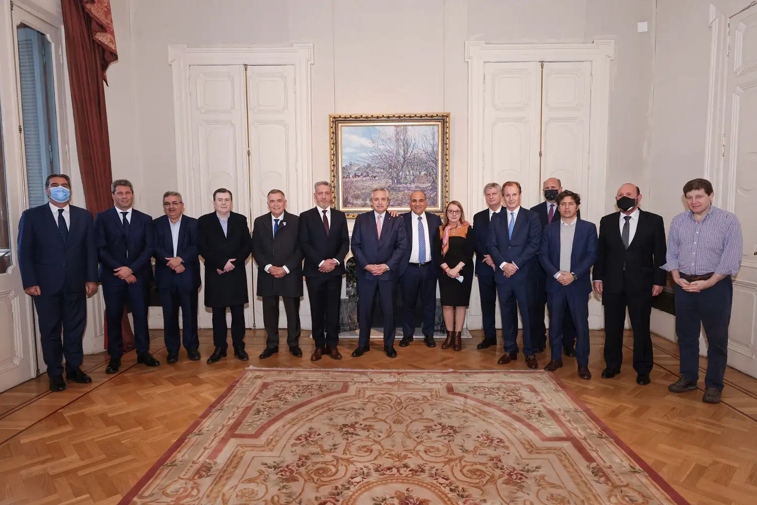 En una reunión con gobernadores del PJ, el Presidente prometió «tomar las medidas pertinentes» ante la crisis cambiaria