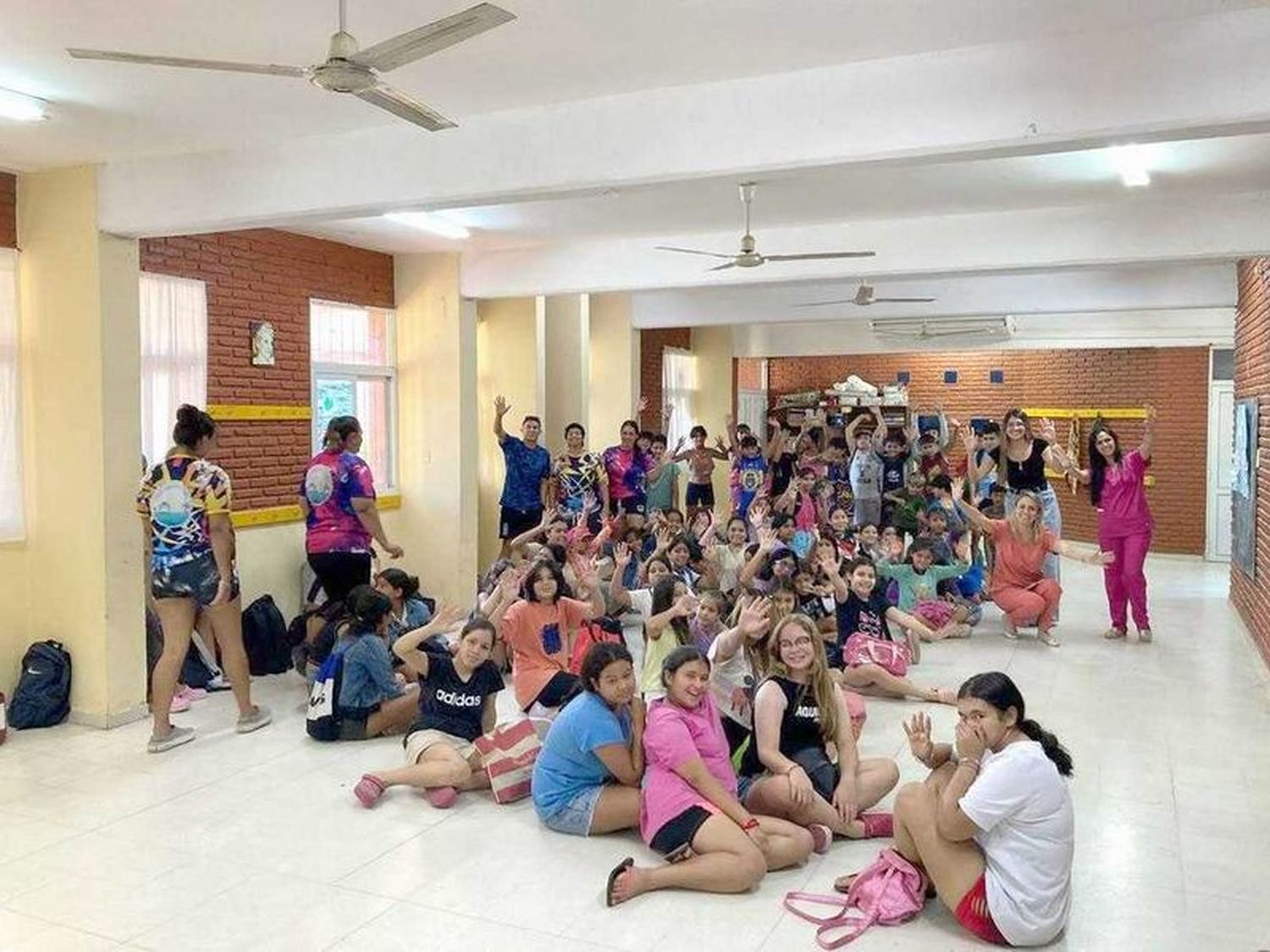 Taller sobre nutrición y hábitos saludables en
la colonia del Complejo Paraíso de los Niños