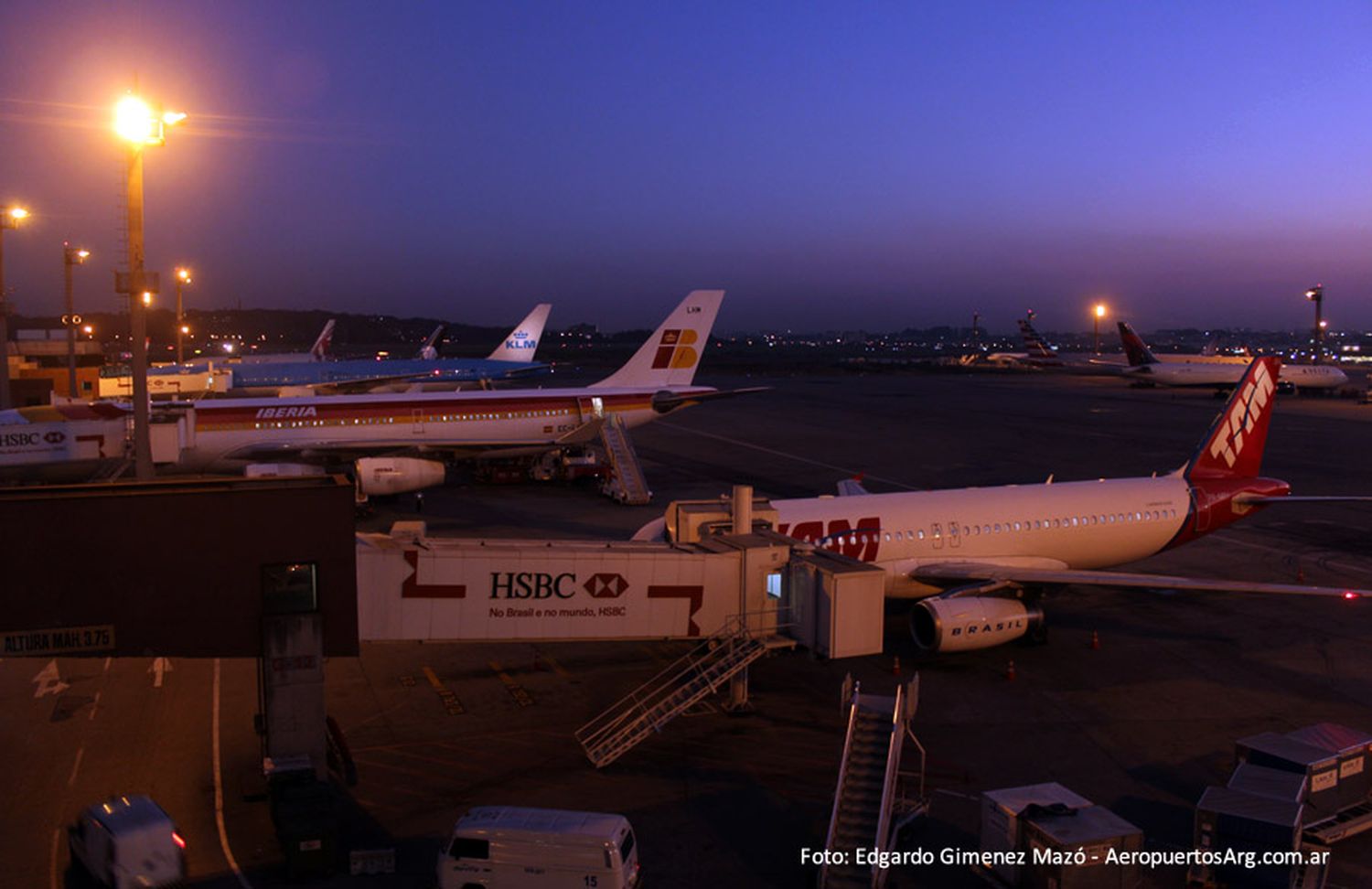 IATA: el tráfico de pasajeros a nivel mundial creció 5,2% en 2013