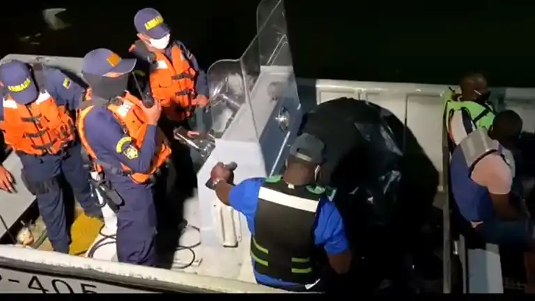 Tragedia en Colombia: Al menos 9 muertos y decenas de desaparecidos tras choque de dos embarcaciones