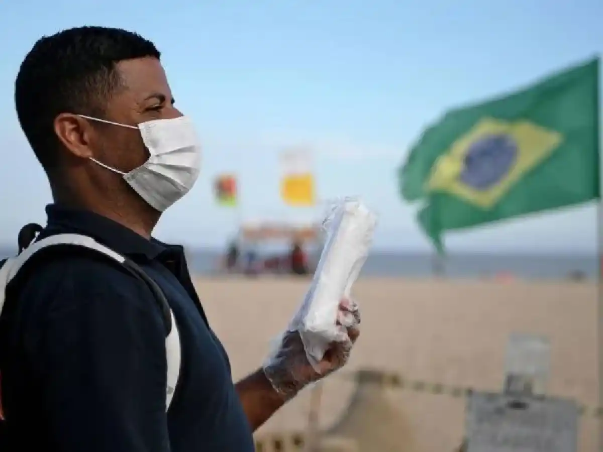 Dos nuevas muertes en Brasil obligan a Bolsonaro a tomar medidas 