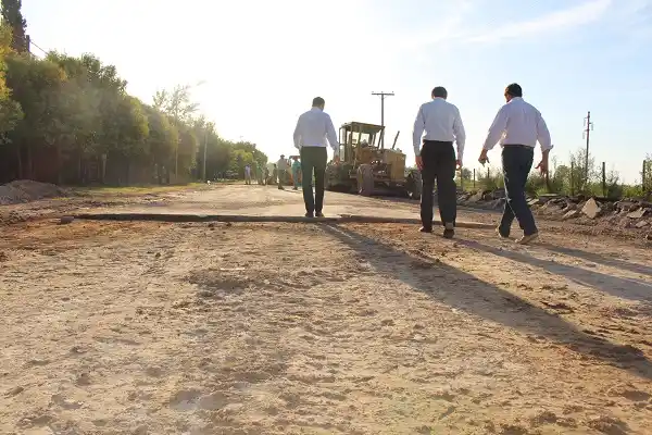 Piaggio y Davico recorrieron la obra de la Avenida 1º de Diciembre