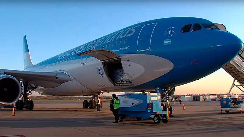 Llegaron los reactivos para fabricar las vacunas Sputnik en Argentina