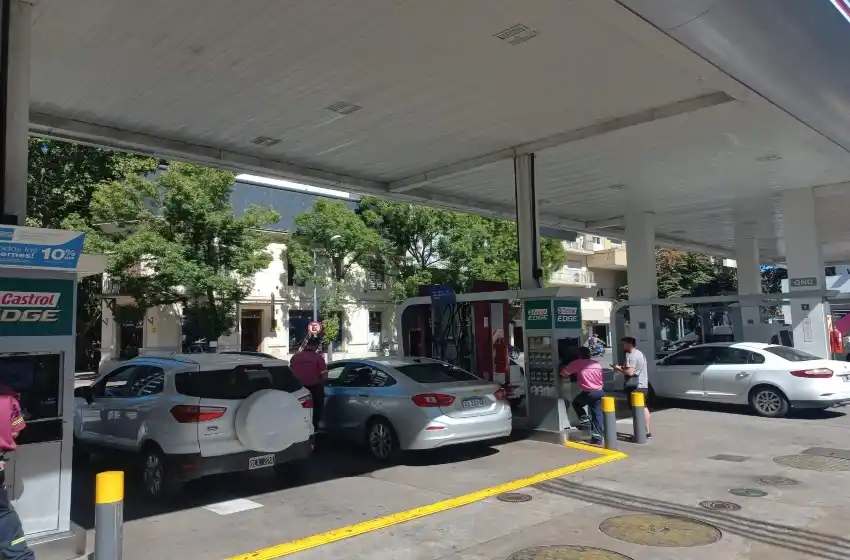 Marzo con nuevos incrementos en naftas y gasoils: cómo lo viven los marplatenses