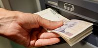 Suben las comisiones que cobran los bancos para extraer dinero de un cajero automático
