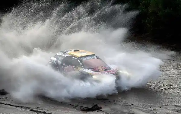 Dakar: Sainz mantiene la ventaja en el tramo final de la carrera