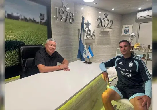 Scaloni y Tapia se reunieron en Ezeiza
Foto: Agencia NA (@argentina)