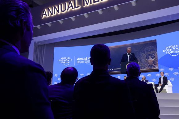 Trump advirtió a los empresarios: “Fabriquen en Estados Unidos o pagarán aranceles”