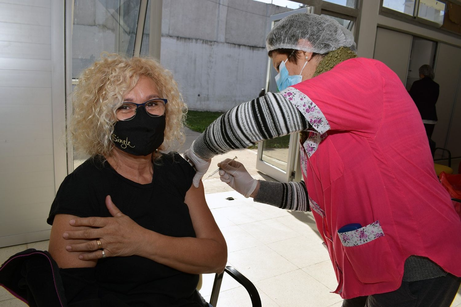 Piden que las personas de riesgo de entre 18 y 59 años se anoten para recibir la vacuna